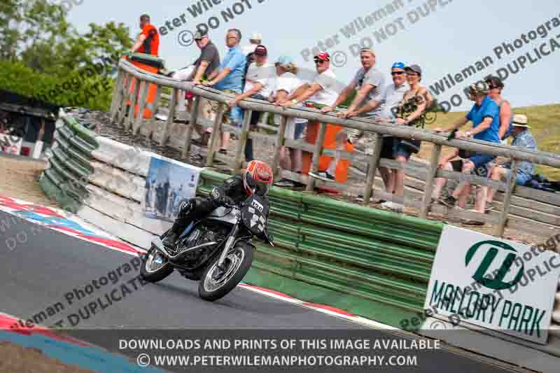 Vintage motorcycle club;eventdigitalimages;mallory park;mallory park trackday photographs;no limits trackdays;peter wileman photography;trackday digital images;trackday photos;vmcc festival 1000 bikes photographs